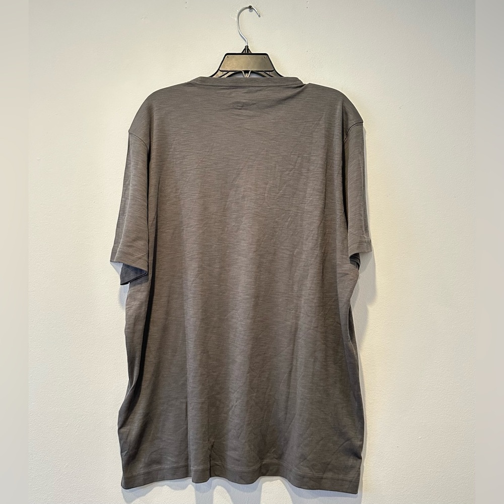 Kirkland Signature Men's 100% Cotton Classic Fit Tee Gray, Size XL - Picture 3 of 5